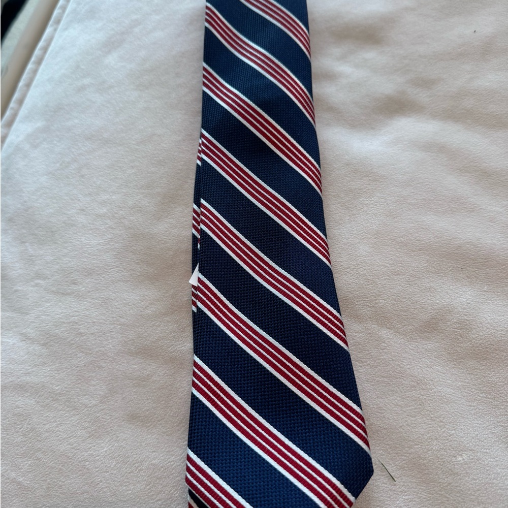 NWT Tommy Hilfiger Classic Navy and Red Striped Tie